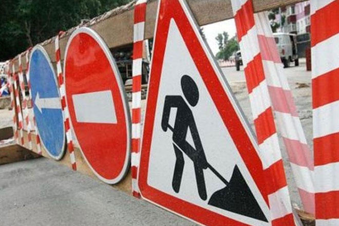 На ряде дорог Баку проводится ремонт и обновляется разметка