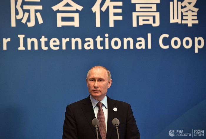 Путин призвал продвигать инвестиции в рамках проекта "Один пояс, один путь"
