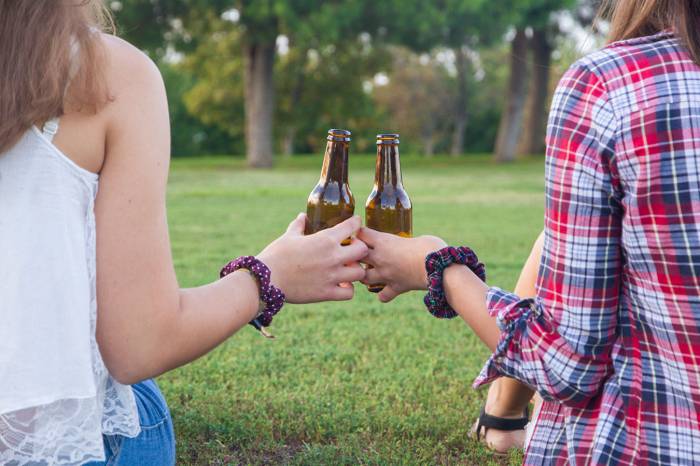 Ученые рассказали о новой опасности алкоголя для детей и подростков
