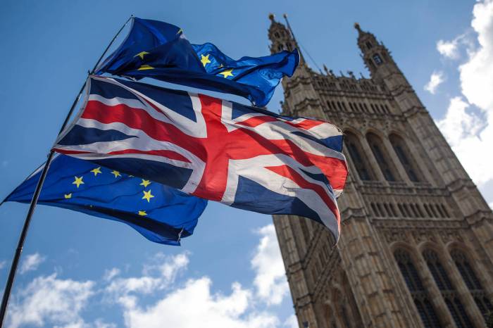 ЕС отказался давать Британии отсрочку по Brexit
