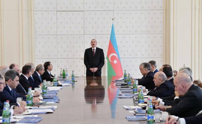 Президент: Необходимо положить конец порой безосновательным работам "Азеригаз"