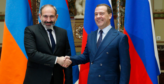 Пашинян и Медведев встретятся в Ереване 29 апреля
