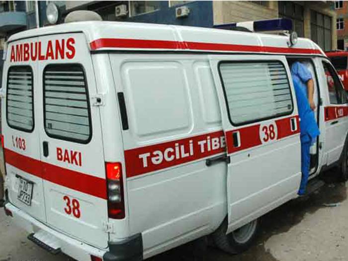 В Баку в ДТП попала машина "скорой помощи", есть пострадавшие
