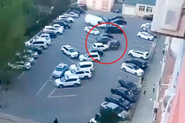 В Баку задержан водитель "Гелендвагена", повредивший 12 автомобилей
