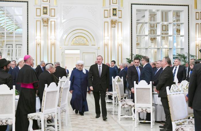 Президент Ильхам Алиев принял участие в церемонии ифтара - ОБНОВЛЕНО