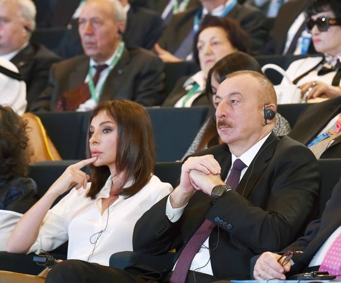 Ильхам Алиев и Мехрибан Алиева принимают участие в открытии V Всемирного форума по межкультурному диалогу в Баку - ФОТО