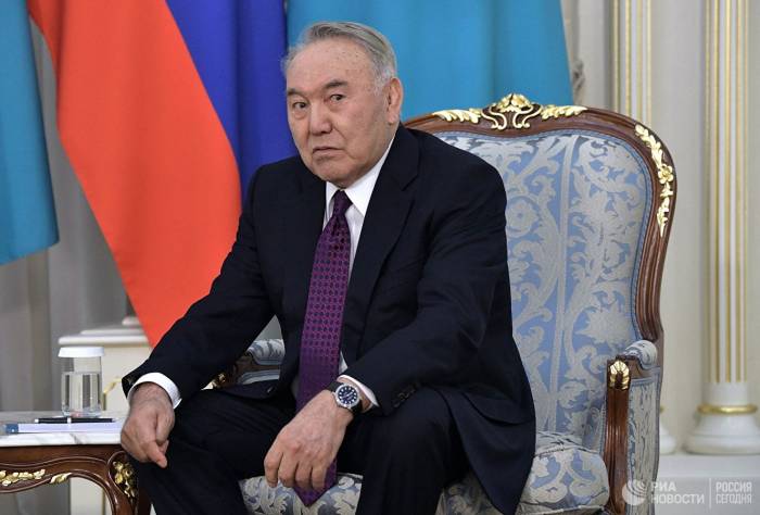 Назарбаев стал почетным председателем ВЕЭС
