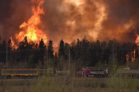 В Канаде тушат лесные пожары