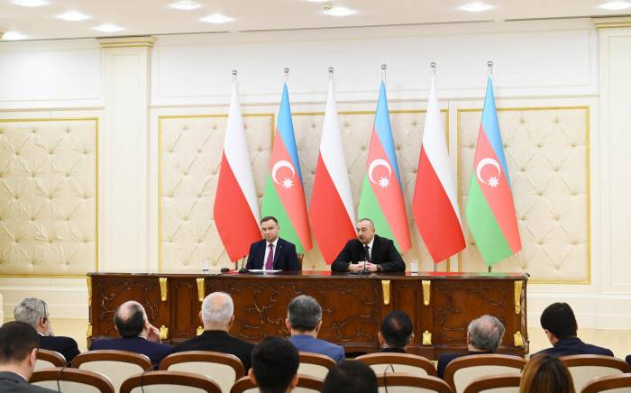 Президент: Азербайджан и Польша должны активно работать в связи с двусторонними инвестициями