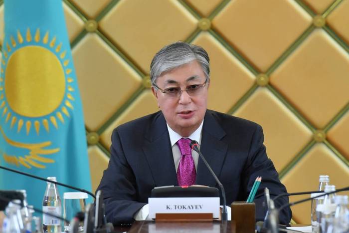 Казахстан за укрепление сотрудничества с Россией и Китаем
