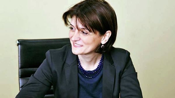 Министра образования Аджарии уволили из-за скандала с российскими флагами