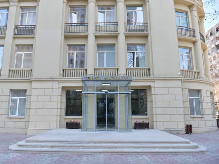 Министерство образования Азербайджана обратилось к абитуриентам, желающим учиться за границей
