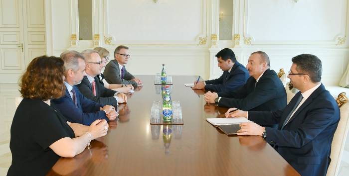 Ильхам Алиев принял делегацию Бундестага  - ФОТО
