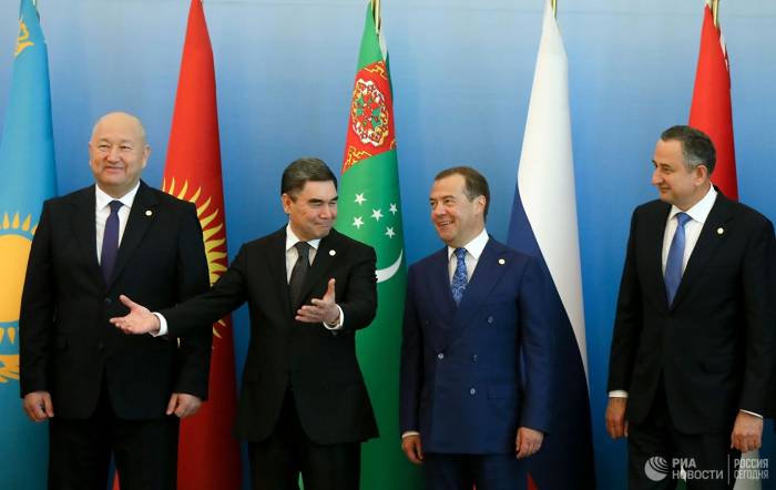 Президент Туркмении пригласил страны СНГ на Каспийский экономический форум
