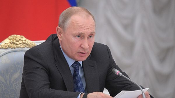В Кремле анонсировали серию совещаний Путина по военной тематике