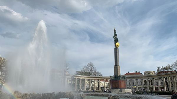 В Вене в День Победы почтили память советских воинов