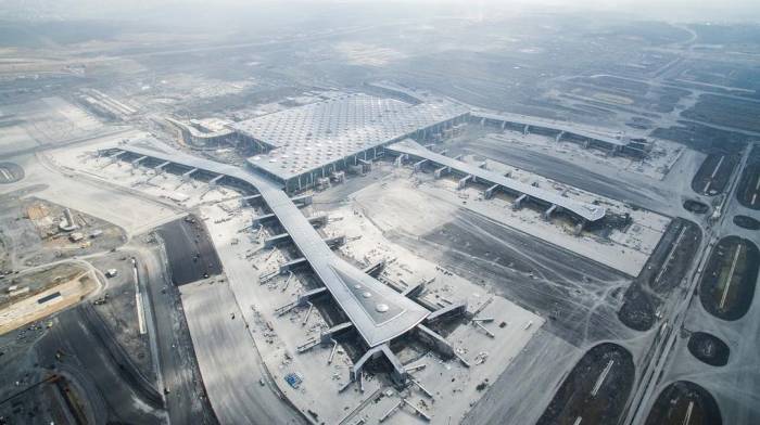 Азербайджан приступил к поставкам топлива в новый аэропорт Стамбула