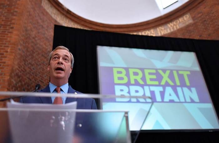 В Британии на выборах в Европарламент лидирует партия Brexit
