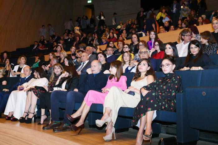 Первый вице-президент Мехрибан Алиева присутствовала на концертной программе «С любовью к Азербайджану» в Центре Гейдара Алиева 