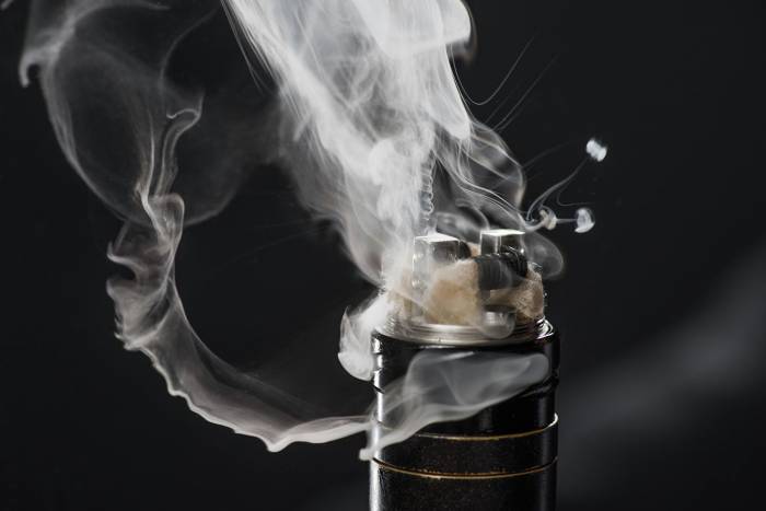 Британские врачи рассказали о том, насколько вредны электронные сигареты
