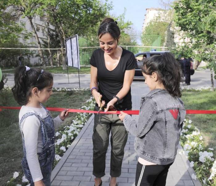 Лейла Алиева приняла участие в открытии очередного двора в рамках проекта «Наш двор» - ФОТО