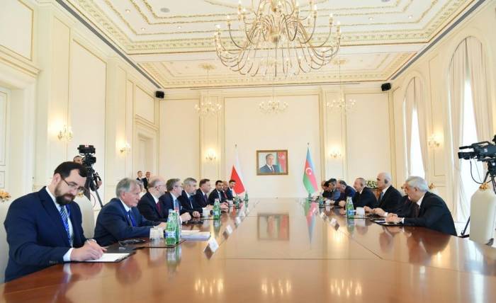 Ильхам Алиев: Азербайджано-польские связи многогранны, мы сотрудничаем в политической, экономической и других сферах
