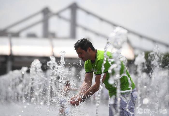 Египетские врачи рассказали, как избежать теплового удара в жару
