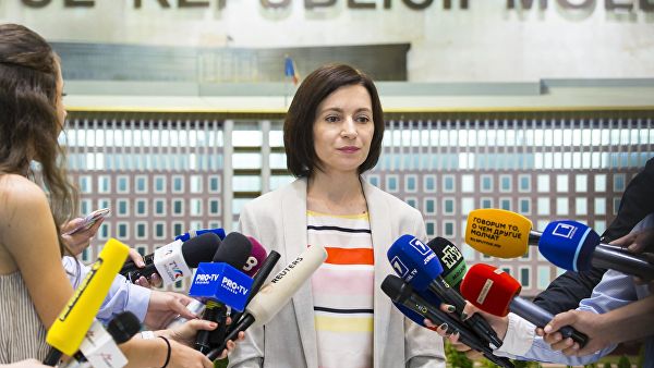 Премьер Молдавии призвала судей КС добровольно уйти в отставку