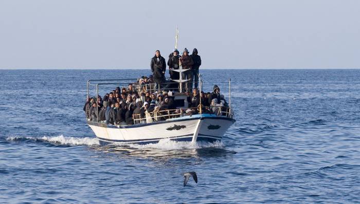 Число погибших при крушении лодки у берегов Турции возросло до 12