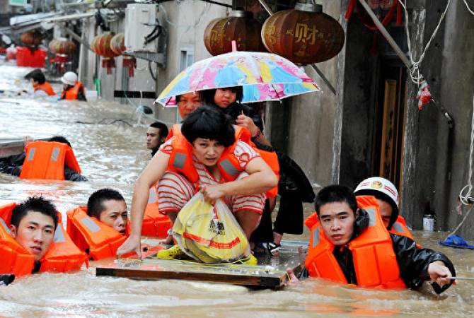 На востоке Китая из-за наводнений эвакуировали 45 тысяч человек