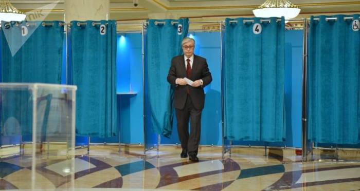 Токаев проголосовал на выборах президента Казахстана