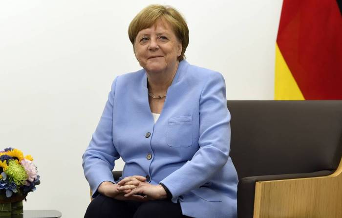 Меркель заверила, что не имеет серьезных проблем со здоровьем