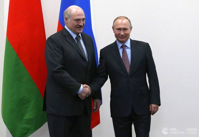 Путин и Лукашенко провели неформальную встречу в Минске
