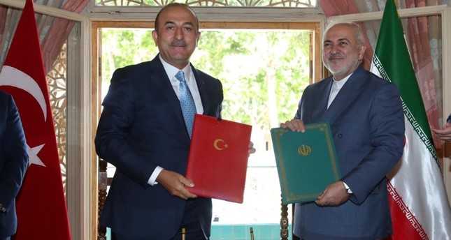 Главы МИД Турции и Ирана провели переговоры в Исфахане