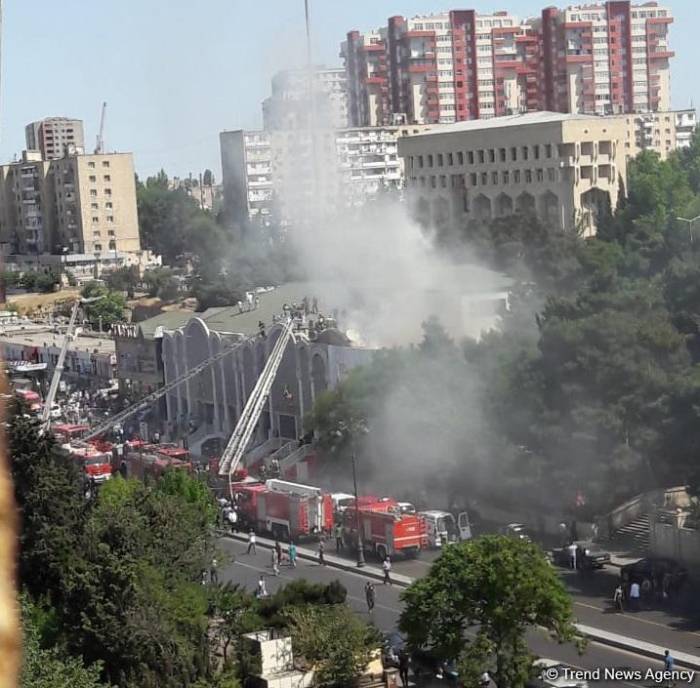 Пожар в торговом объекте в Баку потушен 