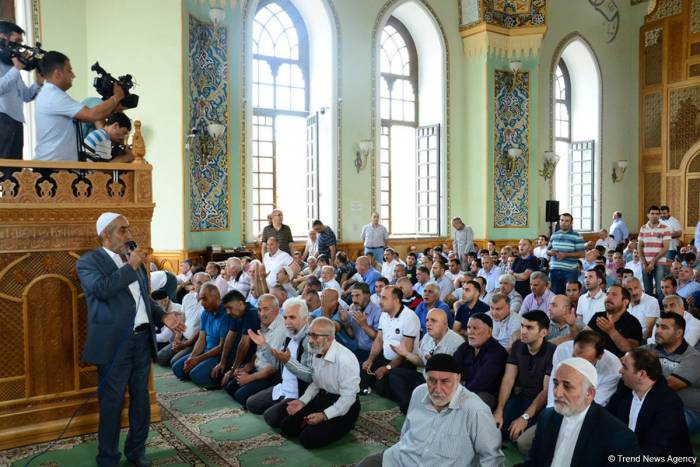 Мубариз Гурбанлы: Около 7-8% населения Азербайджана совершают религиозные обряды в мечетях
