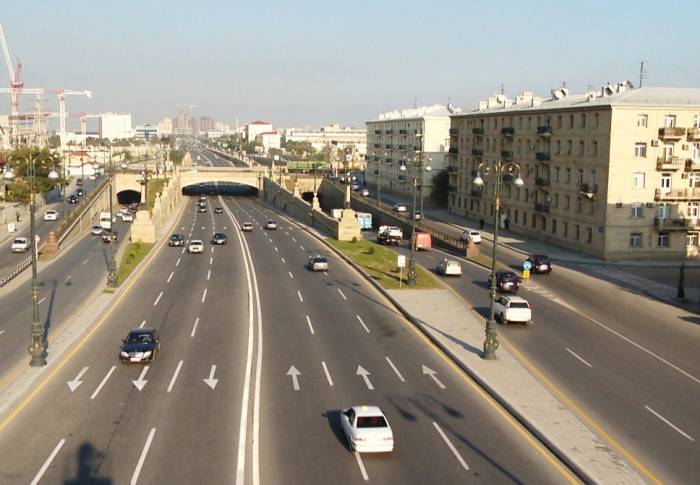 На проспекте Гейдара Алиева в Баку ограничено движение