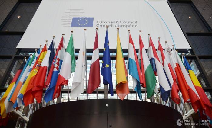 Еврокомиссия призвала готовиться к возможности "жесткого" Brexit
