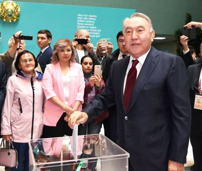 Нурсултан Назарбаев проголосовал на выборах Президента РК