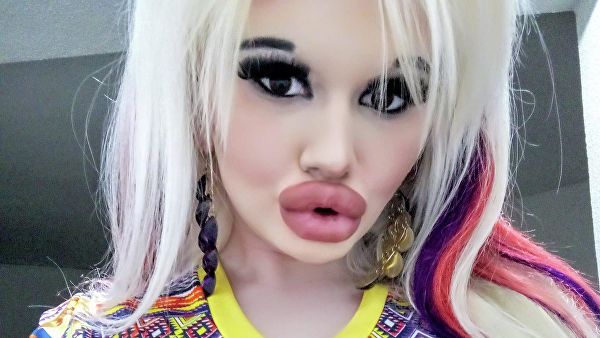 Студентка изуродовала себя, чтобы стать похожей на куклу Барби