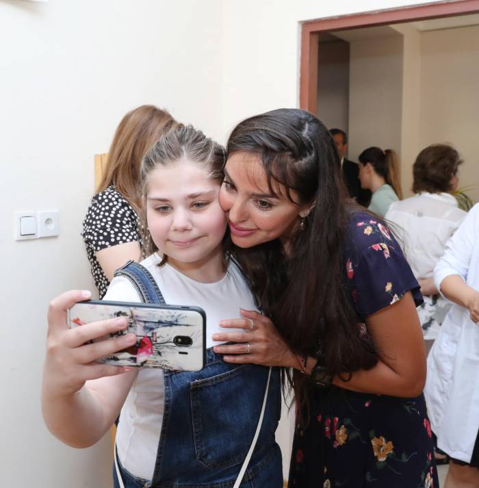Лейла Алиева посетила столичные школы-интернаты номер 4 и 3 - ФОТО