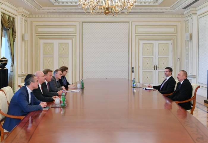 Ильхам Алиев принял вице-президента Бундестага Германии