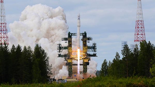 Рогозин рассказал, сколько ракет "Ангара" будет производить "Полет"
