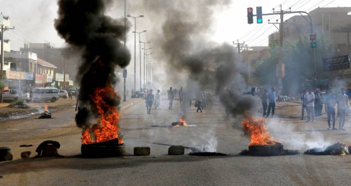 Число погибших при разгоне демонстрантов в Судане превысило тридцать
