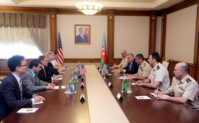 Новый военный атташе США представлен Министру обороны Азербайджана - ФОТО