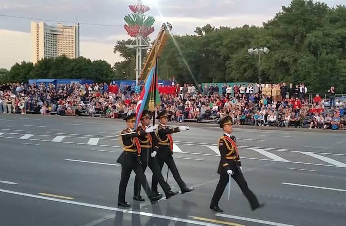 Азербайджанские военнослужащие приняли участие в военном параде в Минске
