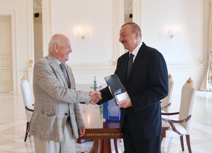 Ильхам Алиев принял президента Европейских олимпийских комитетов