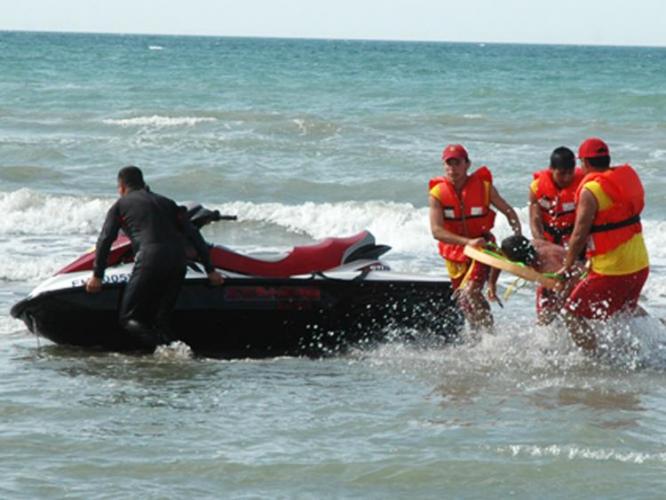 На пляжах Баку спасены 9 купальщиков

