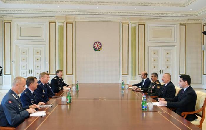 Ильхам Алиев принял делегацию во главе с Главнокомандующим союзническими силами НАТО в Европе
