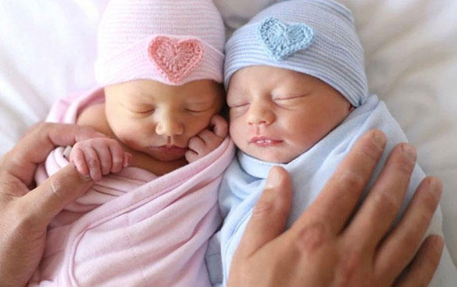 С начала года в Азербайджане родились 1238 близнецов и 36 тройняшек
